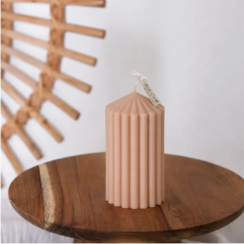 Candela artigianale a colonna circo beige