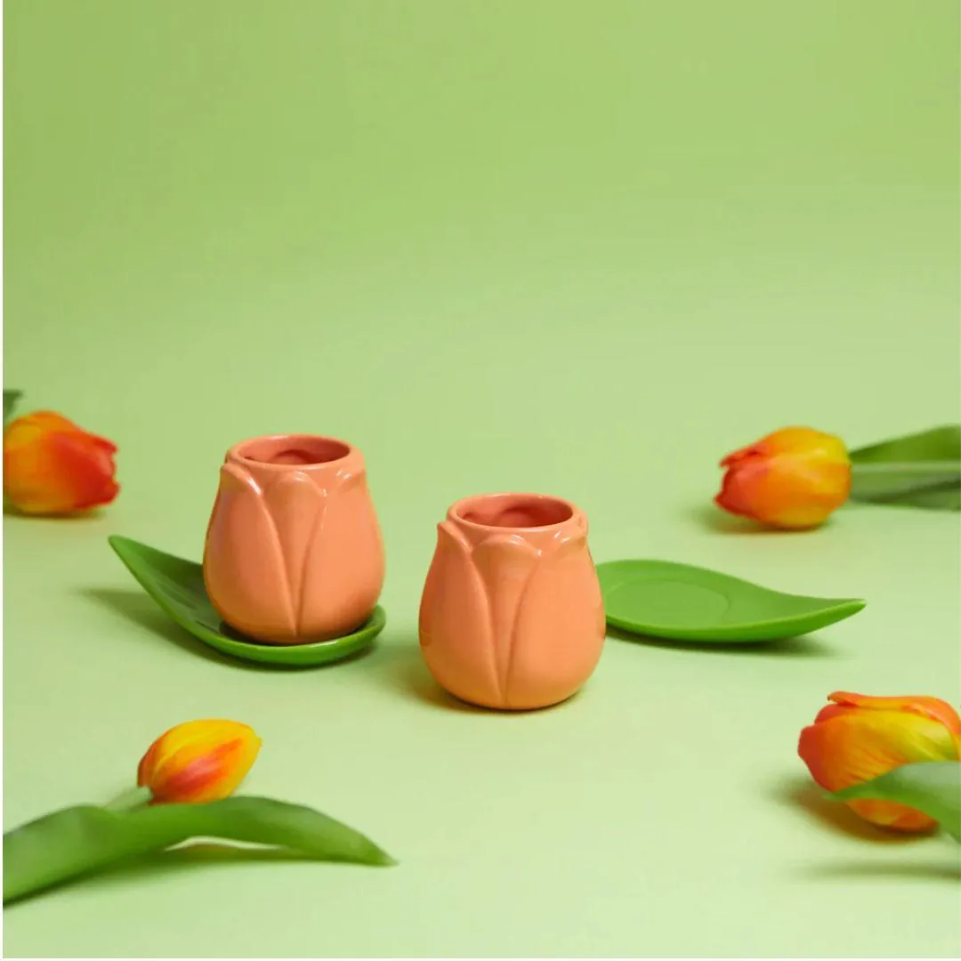 Set 2 tazze da caffè a forma di tulipano arancione con piattini a foglia in ceramica 2